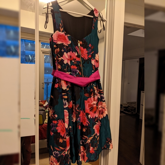 NWT Eliza J floral fit and flare dress - US 4 - Picture 3 of 6